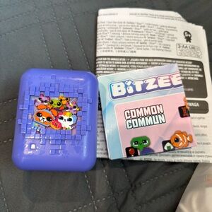 Bitzee Interactive Digital Hologram 3D Pet Takara Tomy Japan with instructions